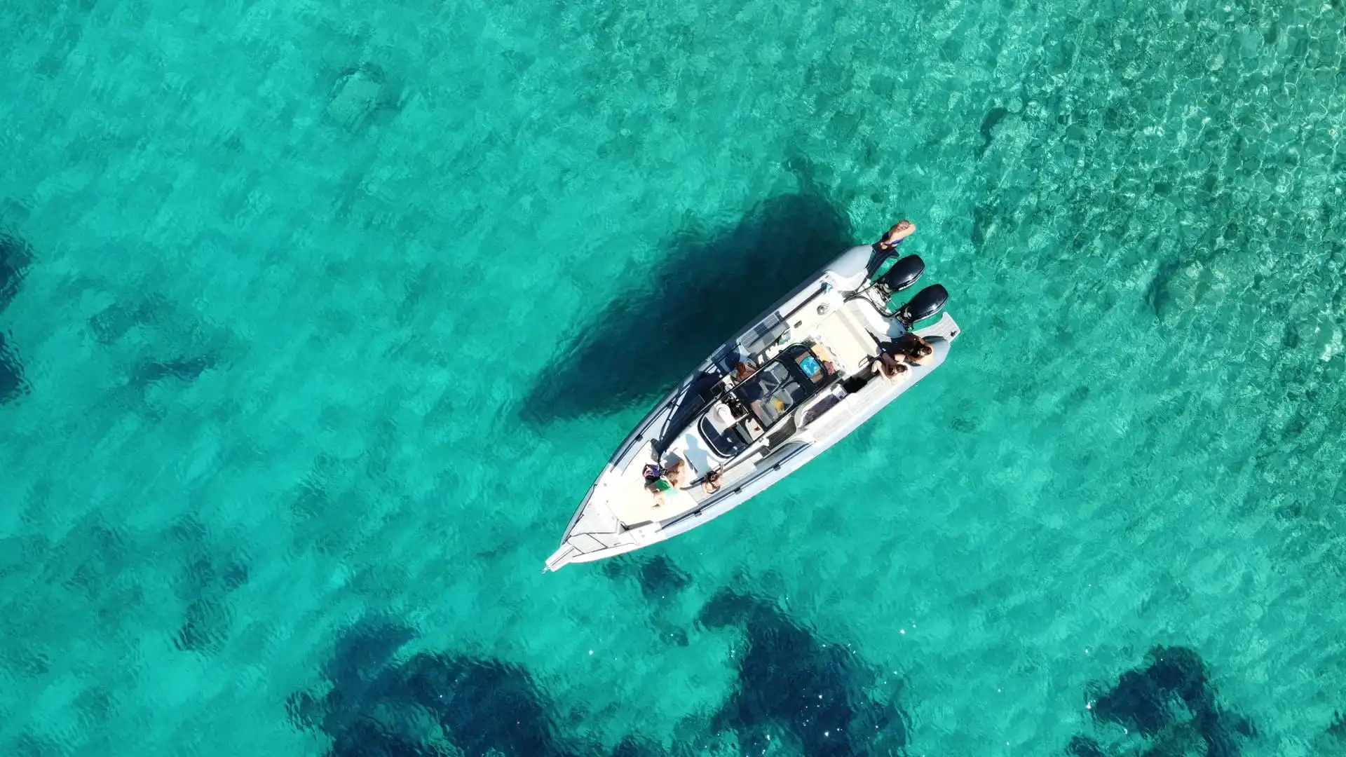 Private boat tour in Milos with SeaLion Cruises
